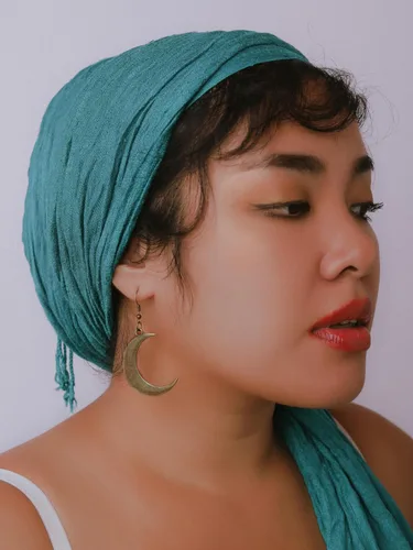 Vista 7 de MINACHI Aretes colgantes simples de luna creciente, regalo de joyería de moda para mujer