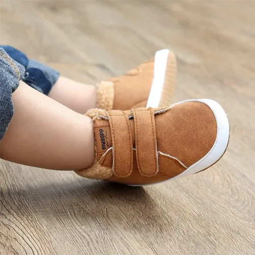 Vista 2 de COSANKIM Botines para bebé, zapatos de invierno para niña, forro de piel cálida, antideslizantes, con cordones, para recién nacidos, zapatos de cuna