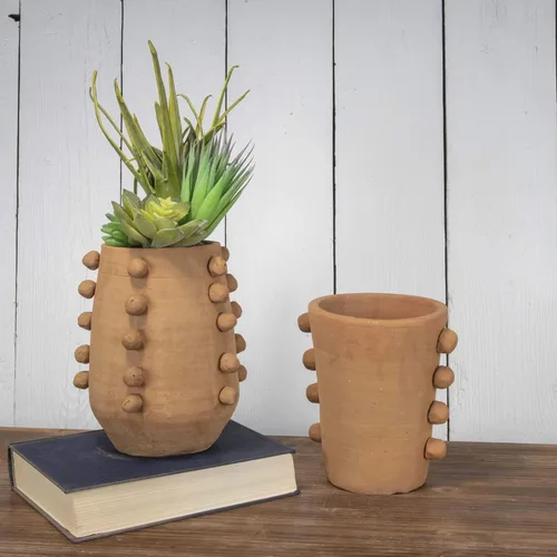 Vista 3 de Foreside Home and Garden Florero decorativo de terracota Osa con cuentas naturales