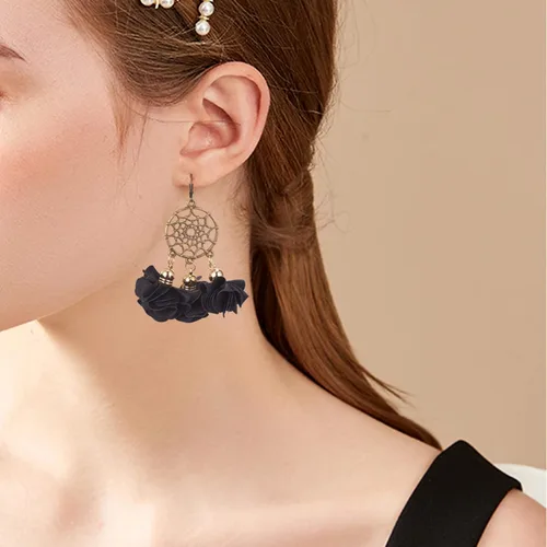 Vista 6 de Cheriswelry 50 colgantes de tela de tela de flores de tela negra con pétalos florales con tapa dorada en forma de campana para manualidades, aretes