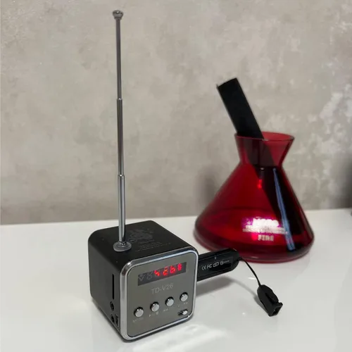 Vista 5 de Mini altavoz Bluetooth, reproductor de música inalámbrico Etigood portátil, radio FM, estéreo digital, reproductor MP3, compatible con tarjeta Negro