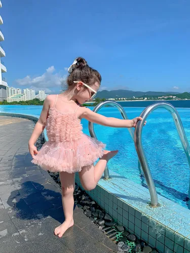 Vista 2 de Nomi&Me Traje de baño para niña pequeña, traje de baño de una pieza, vestido de tutú de sirena de princesa, falda de natación
