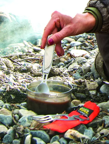Vista 6 de Outdoor Edge ChowPal - Multiherramienta para comer con cuchillo plegable, tenedor, cuchara, abrebotellas, abrelatas, llave graduada