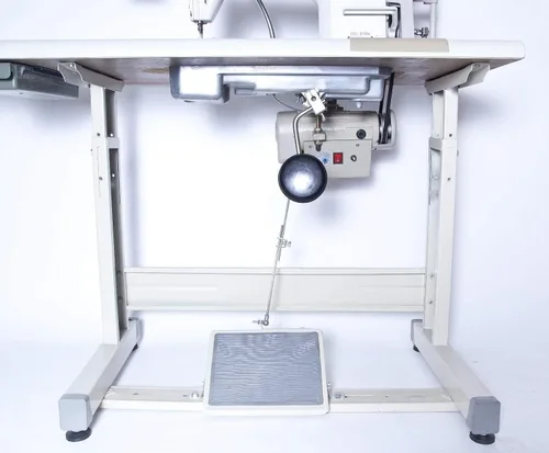 Vista 3 de JUKI DDL-8700-Máquina de coser industrial de puntada recta, soporte eléctrico montado + silla