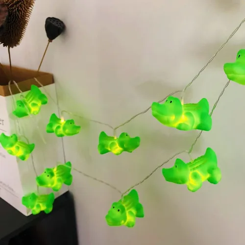 Vista 10 de Guirnalda de luces de mariquita de 5.4 pies, 10 luces LED de hadas de escarabajo de Navidad, funciona con pilas para decoración del hogar, fiesta