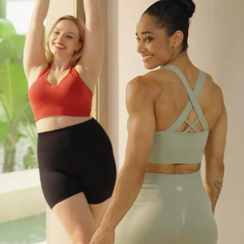 Vista 2 de Evercute - Brasier deportivo con relleno y tirantes delgados cruzados para mujer, sin costuras, brasier de soporte medio para alto impacto, ideal