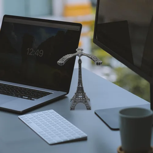 Vista 5 de Totority Balance Bird - Águila de aleación con torre Eiffel, juguete de escritorio de gravedad de 5.9 pulgadas, demostración de física giratoria