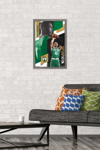 Vista 2 de Trends International NBA Boston Celtics - Póster de pared de Jayson Tatum 19, 14.725 x 22.375 pulgadas, versión enmarcada de madera de granero