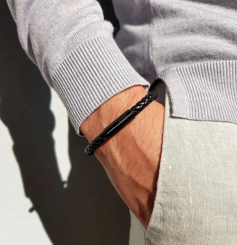 Vista 3 de Alton of Sweden Pulsera de cuero de primera calidad para hombre Pulsera de piel de becerro trenzada negra auténtica Cierre magnético fuerte Caja