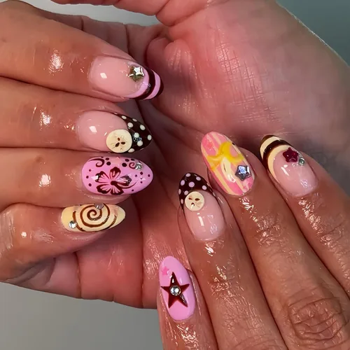Vista 16 de Uñas postizas largas a presión, color negro, diseño francés y floral, 24