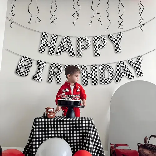 Vista 5 de Decoraciones de fiesta de cumpleaños de coche de carreras, pancarta de globos de feliz cumpleaños a cuadros en blanco y negro
