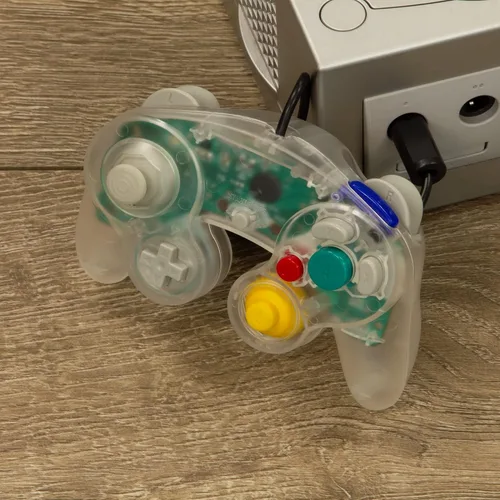 Vista 7 de CirKa - Controlador con cable para GameCube y Wii (transparente)