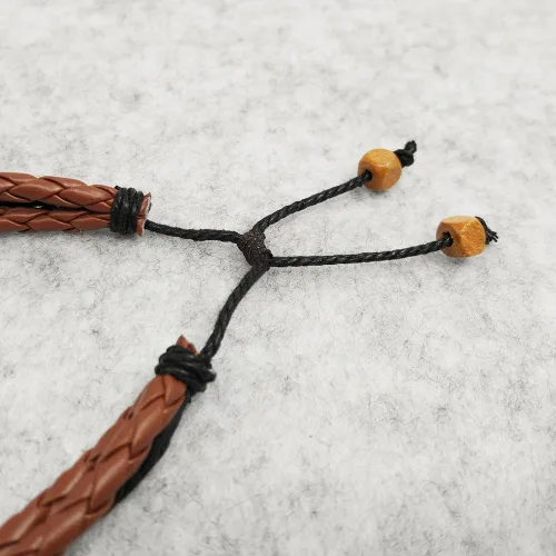 Vista 26 de Suyi brazalete ajustable con varias capas, de cuero tejido trenzado con cruz. Pulsera tipo esclava.