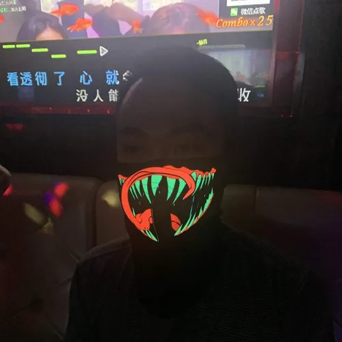 Vista 5 de Mascarillas LED de música activadas por voz para cosplay máscara de luz para mujer hombre Gigts máscara de cara bandana cálida