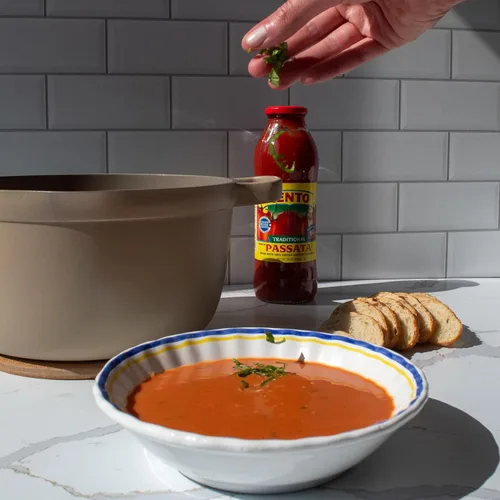 Vista 9 de Cento Puré de tomate Passata, 24 onzas (paquete de 6) Sin OMG y sin gluten; fabricado en Italia; puré tamizado suave para recetas de salsa