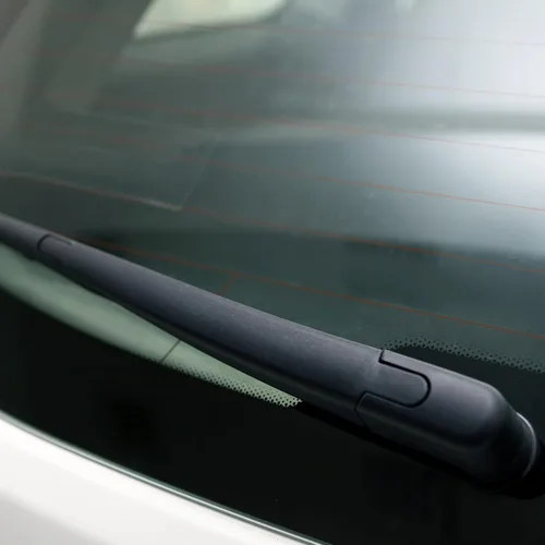 Vista 3 de ACROPIX Tapa de tuerca de brazo de limpiaparabrisas trasero para Volvo XC90 - Paquete de 1 negro