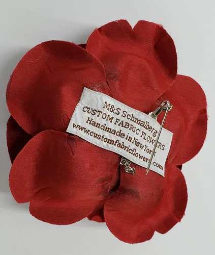 Vista 3 de Broche rosa de terciopelo rojo de 3.5 pulgadas, hecho en Estados Unidos M&S Schmalberg, Seda Cuero