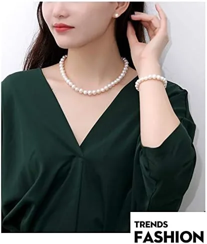 Vista 3 de JORA Conjunto de collar de perlas cultivadas de agua dulce con pulsera y aretes de tuerca en longitud de princesa de 18 pulgadas para regalo