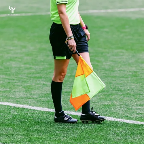 Vista 7 de Great Call Athletics El Juego Pro de bandera de árbitro de fútbol con estuche A prueba de agua asistente linesman amarillo naranja estilo a