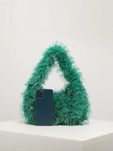 Vista 4 de Verdusa Bolso de mano peludo de piel sintética para mujer