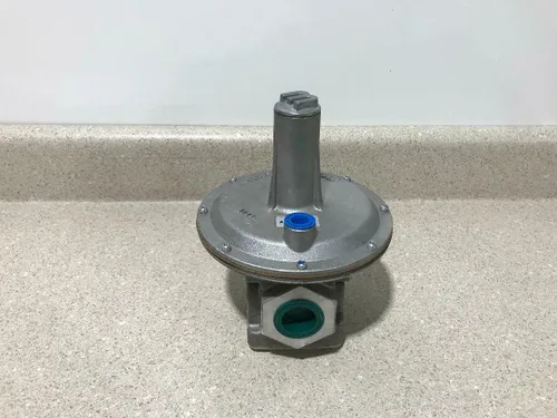 Vista 3 de 210D-1-1/2 1-1/2 "Regulador del aparato de gas, aluminio, presión de entrada de 10 psi