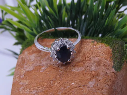 Vista 2 de Dazzlingrock Collection Anillo de compromiso ovalado de 0.315x0.236 in con halo de diamantes blancos redondos para mujer en oro
