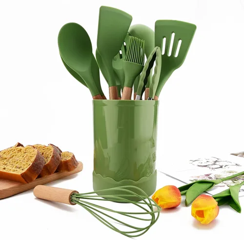 Vista 2 de Juego de utensilios de cocina de silicona verde aguacate, 12 utensilios de cocina resistentes al calor, herramientas de cocina con mango de madera