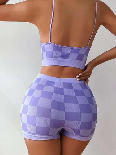 Vista 2 de WDIRARA Conjunto de pijama de 2 piezas con estampado a cuadros y pantalones cortos de tiro medio para mujer