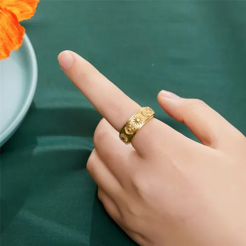 Vista 4 de MOROYA Anillo anti ansiedad chapado en oro de 14 quilates para mujeres y hombres, anillo giratorio de acero inoxidable con caja negra empaquetada