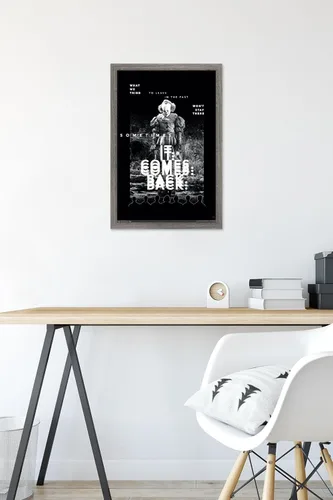 Vista 6 de Trends International IT: Capítulo 2 - Póster de pared trasera, 14.725 x 22.375 pulgadas, versión enmarcada de madera de granero