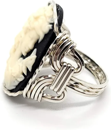 Vista 2 de Anillo grande de plata esterlina 925 Camafeo de resina negra de mariposa griega