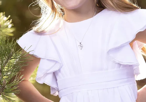 Vista 4 de Collar de plata de ley para niña con forma de cruz de baile