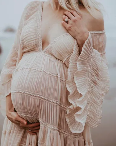 Vista 2 de Sevintage Bata de maternidad para sesión de fotos, tul con cuello en V, manga larga, con volantes, embarazo, baby shower, lencería nupcial