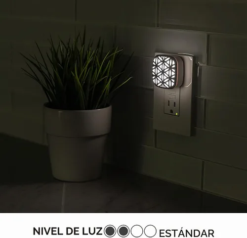 Vista 4 de Lights by Night Luz nocturna LED decorativa, diseño de flores de níquel cepillado, enchufe, sensor de atardecer a amanecer, certificado UL