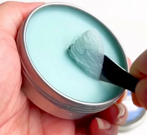 Vista 5 de Crema de árnica con aceite de cáñamo para hidratar la piel seca – Fórmula de árnica y caléndula
