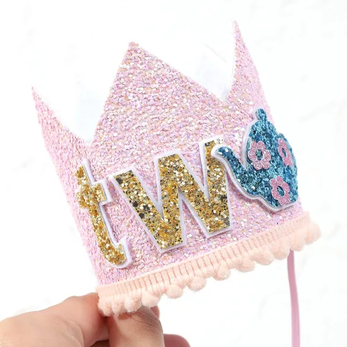 Vista 5 de WAUAO Decoraciones de fiesta de té de Alicia en el país de las maravillas – Corona/sombrero de cumpleaños, traje rosa para niña de segundo cumpleaños