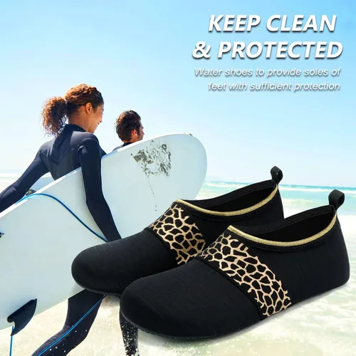 Vista 6 de Deevike Zapatos acuáticos para mujeres y hombres, estilo descalzo, de secado rápido, calcetines de agua sin cordones para playa, piscina, natación