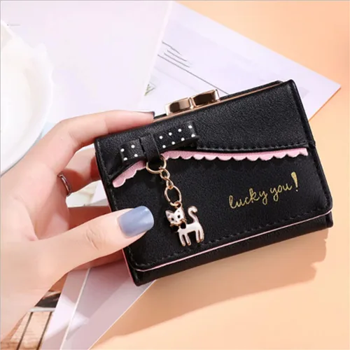 Vista 4 de SUMGOGO Cartera pequeña para mujer, lindo gato, colgante, tarjetero organizador para niñas, bolsillo frontal, monedero de cuero, A-Negro, Minimalista
