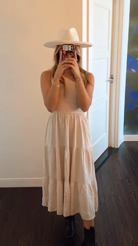 Vista 6 de ZCSIA - Vestido de verano bohemio para mujer, con un hombro descubierto, sin mangas, unicolor, largo debajo de la rodilla y con holanes escalonados