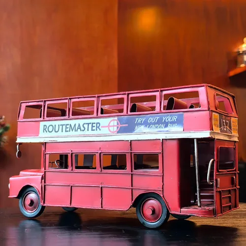 Vista 7 de Modelo de autobús turístico de dos pisos vintage de Londres