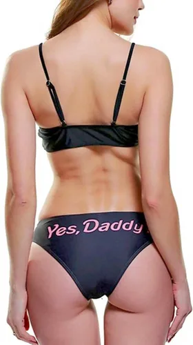 Vista 4 de Traje de baño de 2 piezas con estampado "Come Here Daddy Please Print", traje de baño con brasier acolchado, parte superior, bragas y tirantes Negro