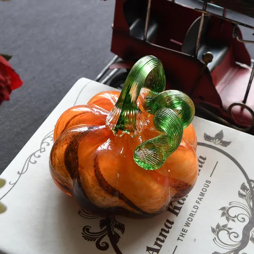 Vista 4 de Figura de calabaza de cristal soplado a mano de 3 pulgadas, pisapapeles de calabaza de cristal marrón grande, calabazas de Acción de Gracias
