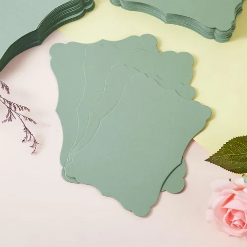 Vista 4 de Paquete de 50 Tarjetas en Blanco Verde Salvia, Cartulina de Papel Kraft Grueso Marrón, Tarjetas de Felicitación para DIY, Tarjetas de Regalo, Menús