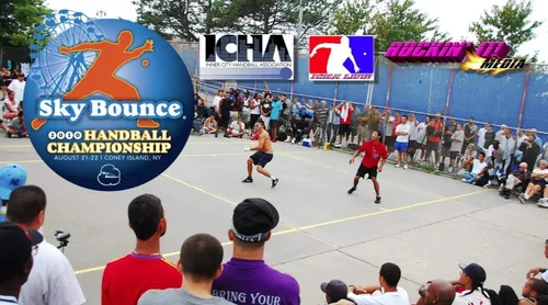 Vista 2 de Sky Bounce Bolas de mano de goma de color para balonmano recreativo, Stickball, Racquetball, Catch, Fetch y muchos más juegos, 2 1/4 pulgadas