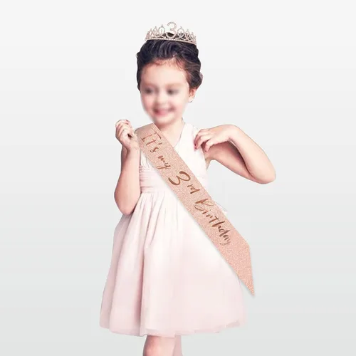 Vista 2 de Tiara de cumpleaños de oro rosa, banda y corona para niñas de tercer cumpleaños, suministros de recuerdo de fiesta