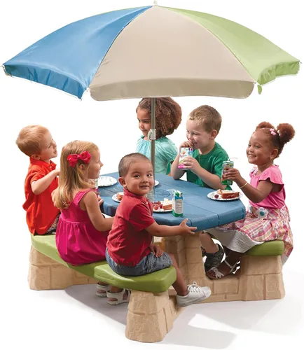 Vista 3 de Mesa para picnic con bancos y sombrilla Step2, para niños
