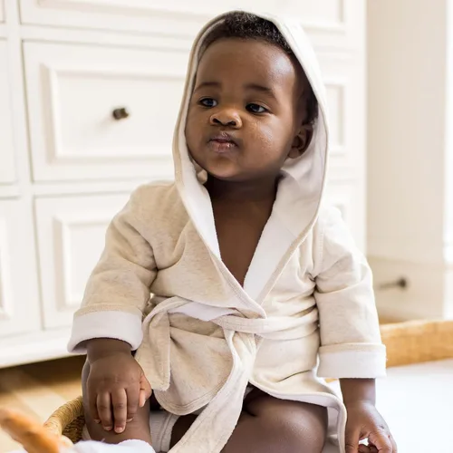 Vista 3 de Burt's Bees Baby Bata de baño unisex con capucha para bebés, de tejido orgánico, artículos esenciales de baño para recién nacidos, unisex para niños