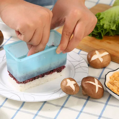 Vista 4 de AYCCNH Prensa antiadherente para hacer musubi, kit de fabricación de sushi sin BPA, molde para onigiri, prensa de almuerzo no tóxica, molde hawaiano