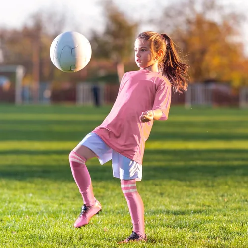 Vista 5 de Unittype 6 pares de calcetines de fútbol para niños pequeños, calcetines de fútbol a rayas juveniles, regalo de Navidad para niños y niñas de 4 a 14