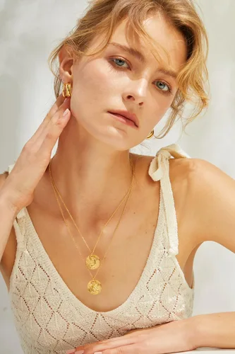 Vista 8 de Collar delicado con inicial, chapado en oro de 14 quilates, collar de oro con inicial de moneda para mujer